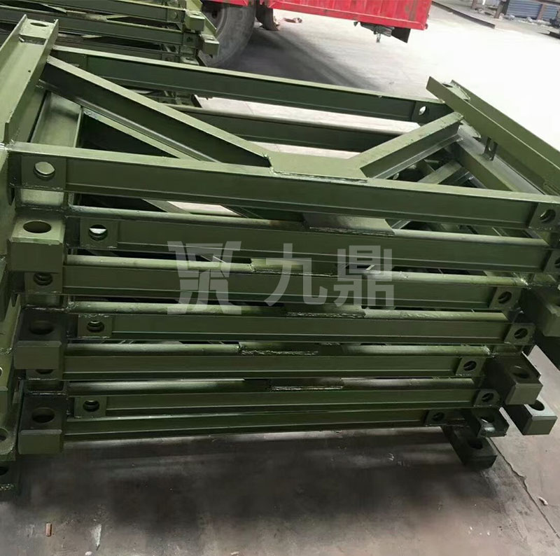 貝雷片懸臂施工及現場接合作業(yè)