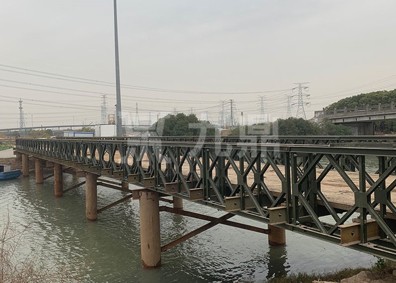 鋼便橋 鋼便橋